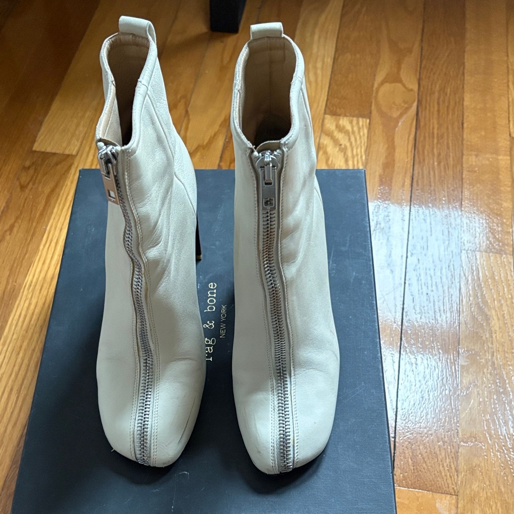 rag & bone Ellis Cream Front-Zip Leather Ankle Booties size 8 great condition!